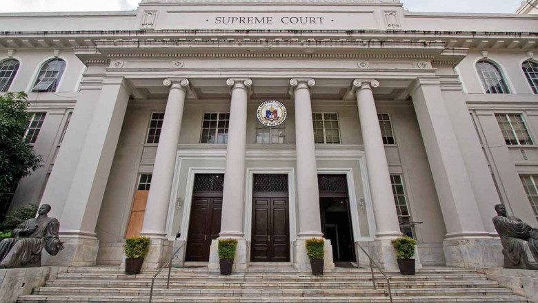 72.28% of examinees pass Bar exams