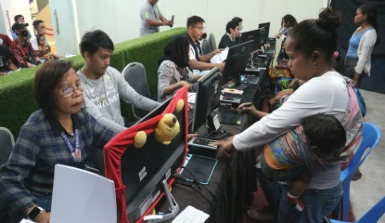 The Commission on Elections (Comelec) office in Davao has officially begun the voter registration process